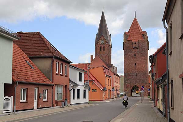 Blick auf Dammtor und St. Marien